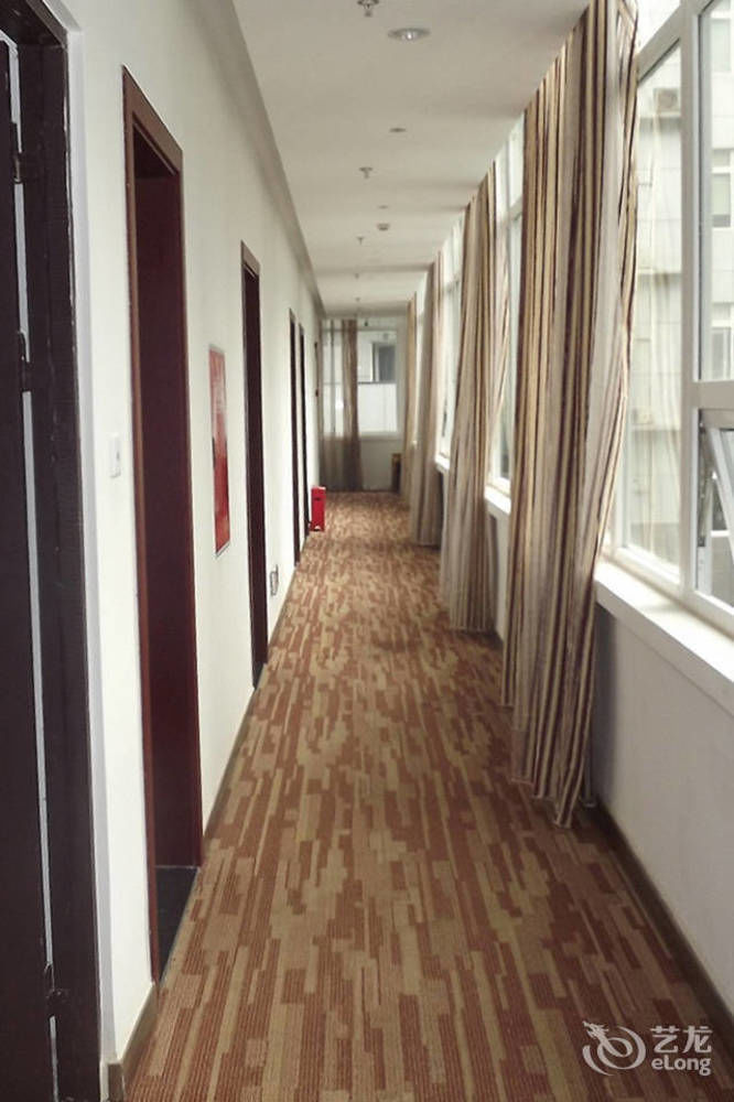 Xipuxing Pudi Hotel Buitenkant foto